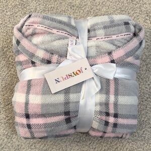 Joyspun Women’s Plush Pink & Gray Plaid Robe
